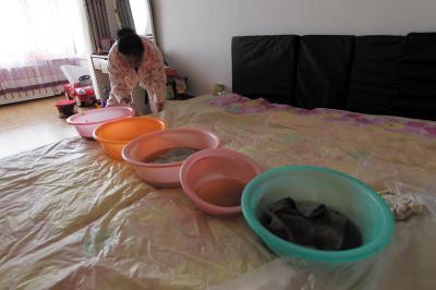 渠县楼上漏水，住户失联，小区没物管，业主维权难！律师来支招……